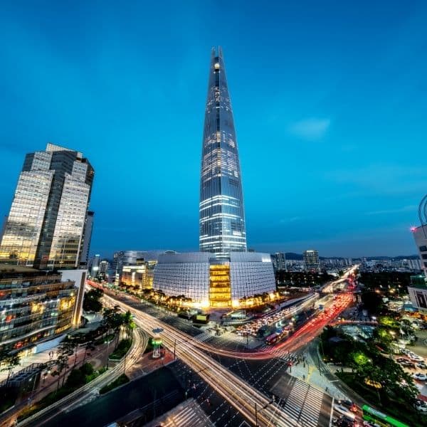 Lotte World Tower in Seoul (1)