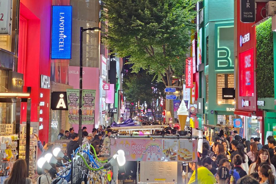 Myeongdong District Shops And Street Stalls