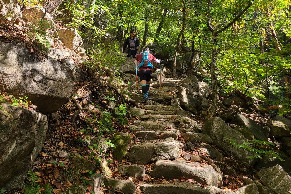 Rocky steps on the hike to Baegundae Peak