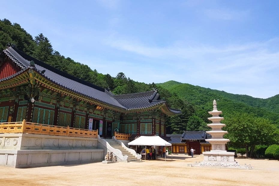 Buddhist temple in a Korean national park